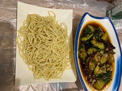 凉拌黄瓜-霄汉牛三鲜湖北砂锅菜(万松园2店)