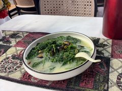 -刘姐啤酒鱼民族演艺餐厅(西街总店)