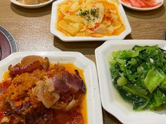 柞广椒炒腊味-庖丁人家巴东茶店牛肉(施南古城店)