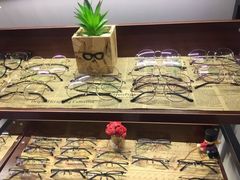 -肆兮眼镜·蔡司·徕卡战略合作店(大坪店)