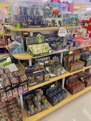 -卡通派潮品玩具折扣仓(青岛新城吾悦广场店)