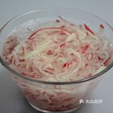 萝卜丝 冬天菜市场不到6点就已经亮起了路灯