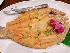 -Chom Cafe and Restaurant