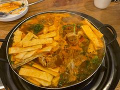 土豆排骨火锅-喇喇排骨火锅·传统韩式脊骨汤(望京西园总店)