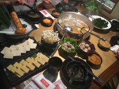 -左庭右院鲜牛肉火锅(金山万达店)