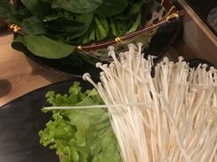 -湊湊火锅·茶憩(杭州湖滨银泰in77店)