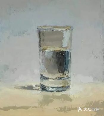 画里不同颜色玻璃质杯，瓶透明度，各自质感，逼真极了