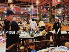 -三亚火车头万人海鲜广场