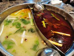 -肖肖酸萝卜鱼火锅(总店)