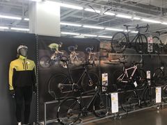 -迪卡侬(苗岭路店)