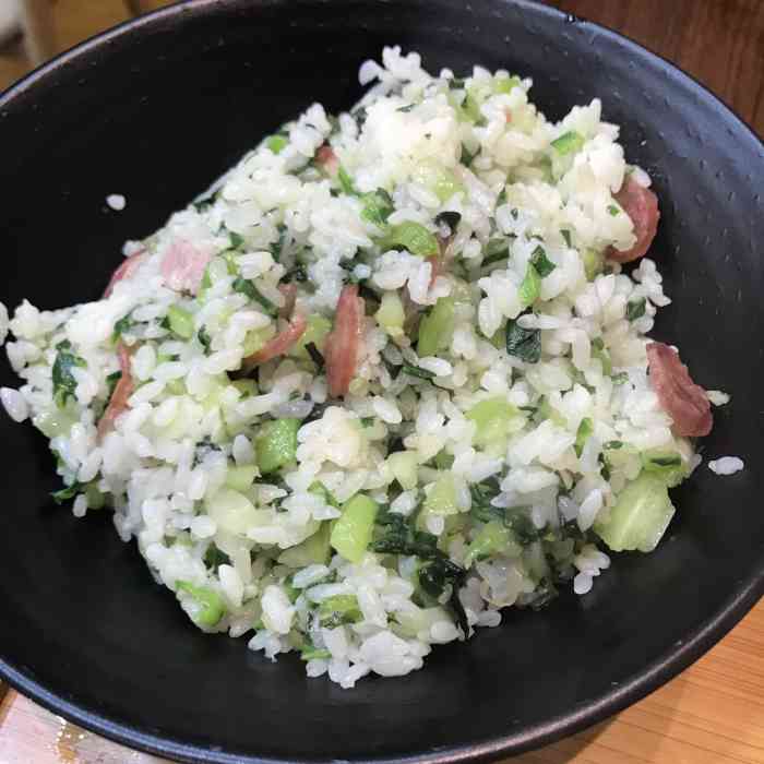 赵小厨(凉城店"那里食材很新鲜,经常会去吃,那里的阿姨也.