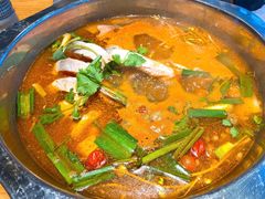 -野山舂·贵州现舂酸汤火锅(鸿通城店)