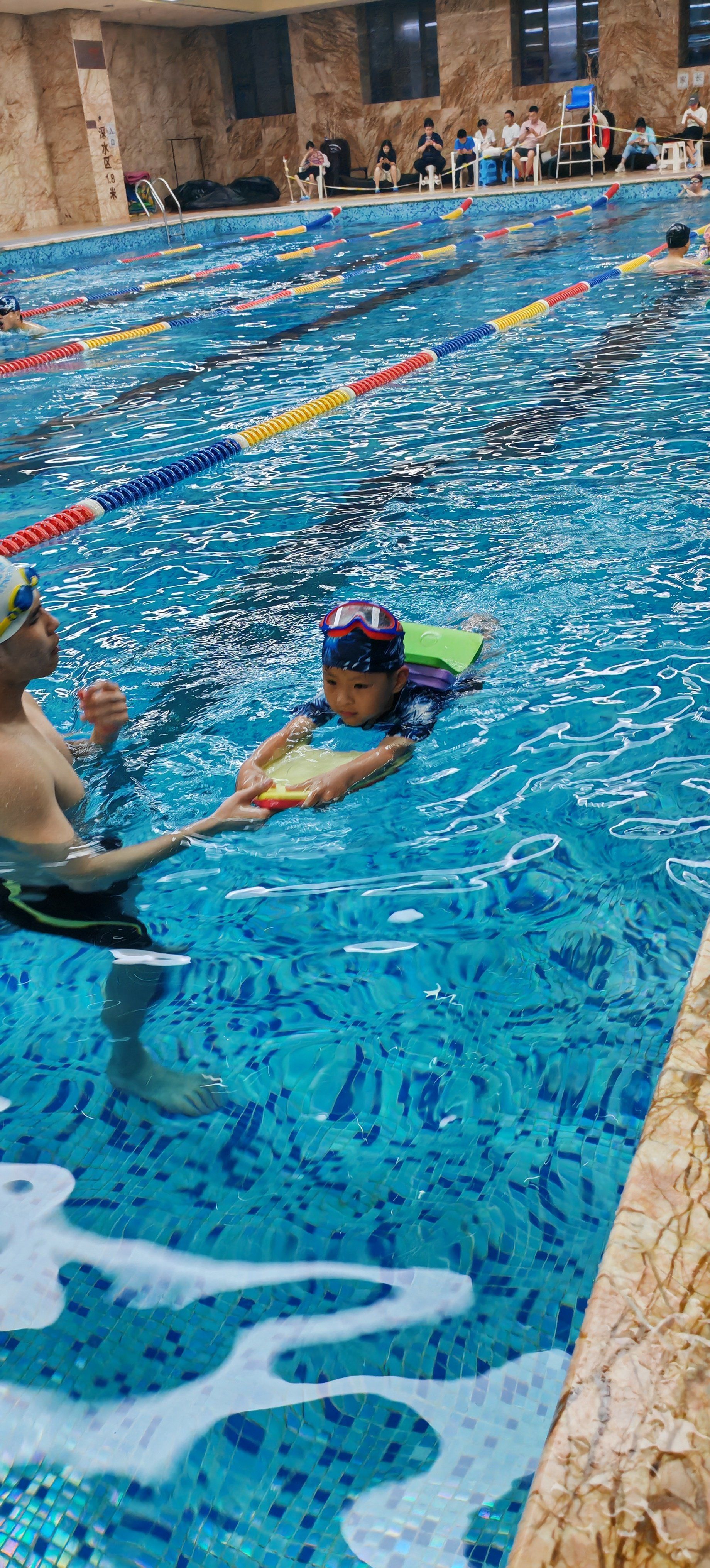 复地恒大附近专业教游泳