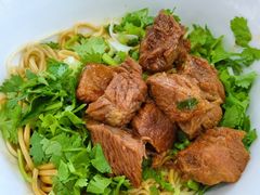 -钢阳酸菜红烧牛肉面(季乐路店)