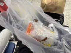 -周黑鸭(地铁虹桥火车站店)