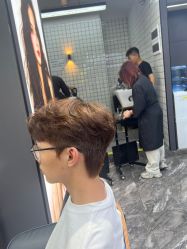 -藤野造型•烫染专业店