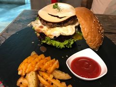 -HIGH FIVE哈福手工汉堡(桂林路店)