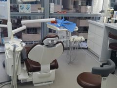 -极光口腔·矫正种植修复(锦江店)