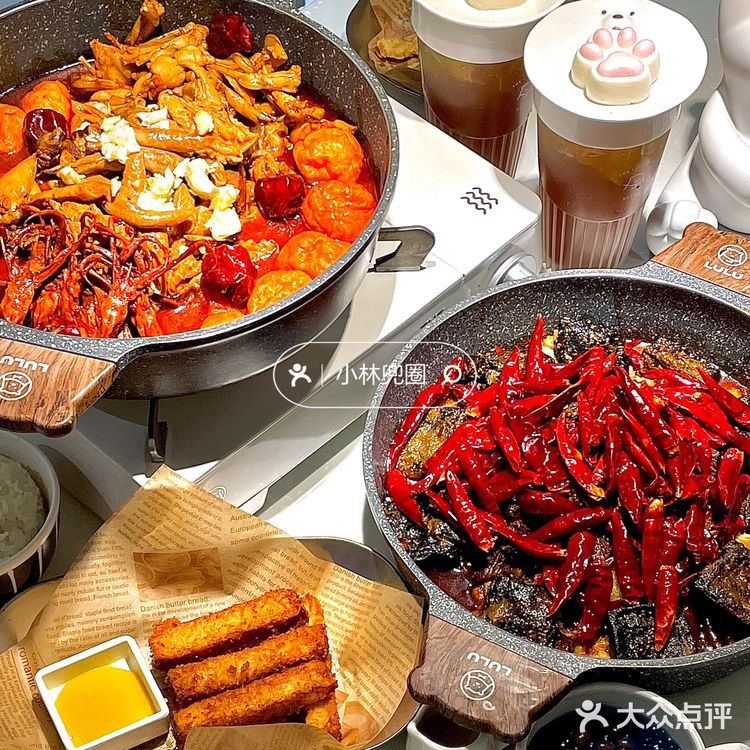 臭豆腐牛腩+肥肠牛蛙鸡煲，什么神仙搭配⁉️