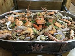 -老东镇啤酒屋海鲜加工·蒸汽海鲜·海鲜烧烤(台东店)