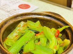 -尝囍煲仔小菜