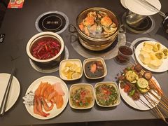 -钱小奴海鲜自助黑金店(杭州滨江龙湖店)