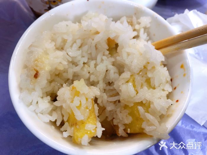 江川三道菜铜锅洋芋饭图片