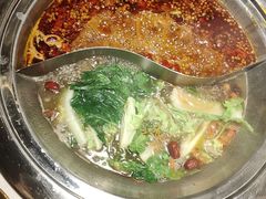 -老房老舍重庆火锅(假日城市店)