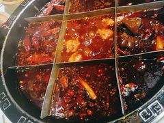 -卤校长老火锅(杨家坪直营店)