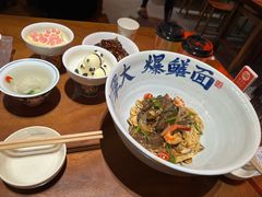 -李犟大爆鳝面·手工蟹黄包(湖滨西湖店)