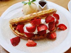 -ROAST coffee & eatery