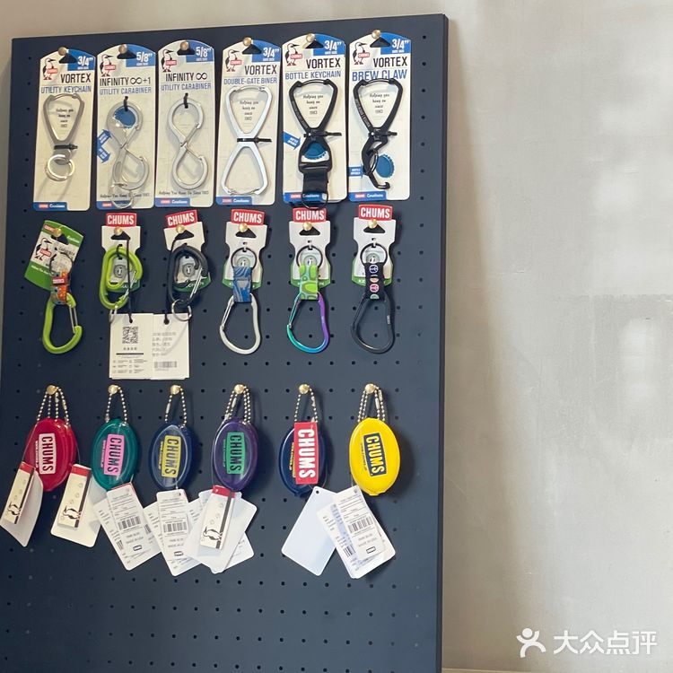 夏日撞色穿搭|超出片的潮流品牌coffee集合店