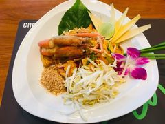 -Chom Cafe and Restaurant