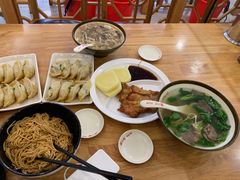 酸辣汤-小姜锅贴(凤凰街店)