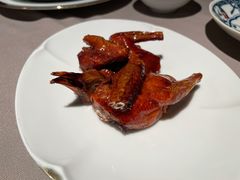 脆皮乳鸽-荣轩(新荣记环球金融中心店)