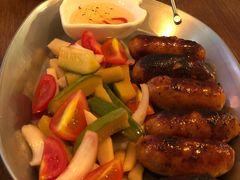 菲律宾香肠煎蛋配渍蔬菜-Mesa Madre梅萨妈妈·Bintana(国贸店)