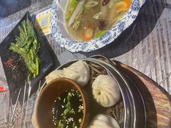 -老街烧烤大排档·地道湖北菜·龙虾馆(汉口火车站店)