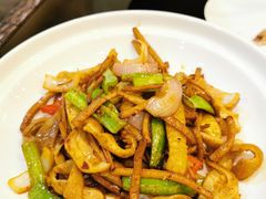 菌菇三鲜煲-新疆杭州疗养院·富春山庄