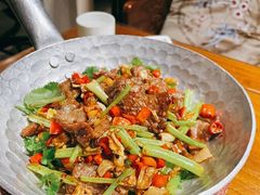 招牌白辣椒爆牛肉-北京老铺烤鸭(老城根店)