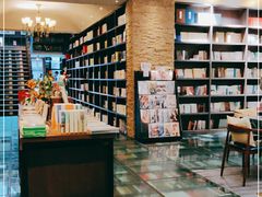 -钟书阁(松江泰晤士小镇店)