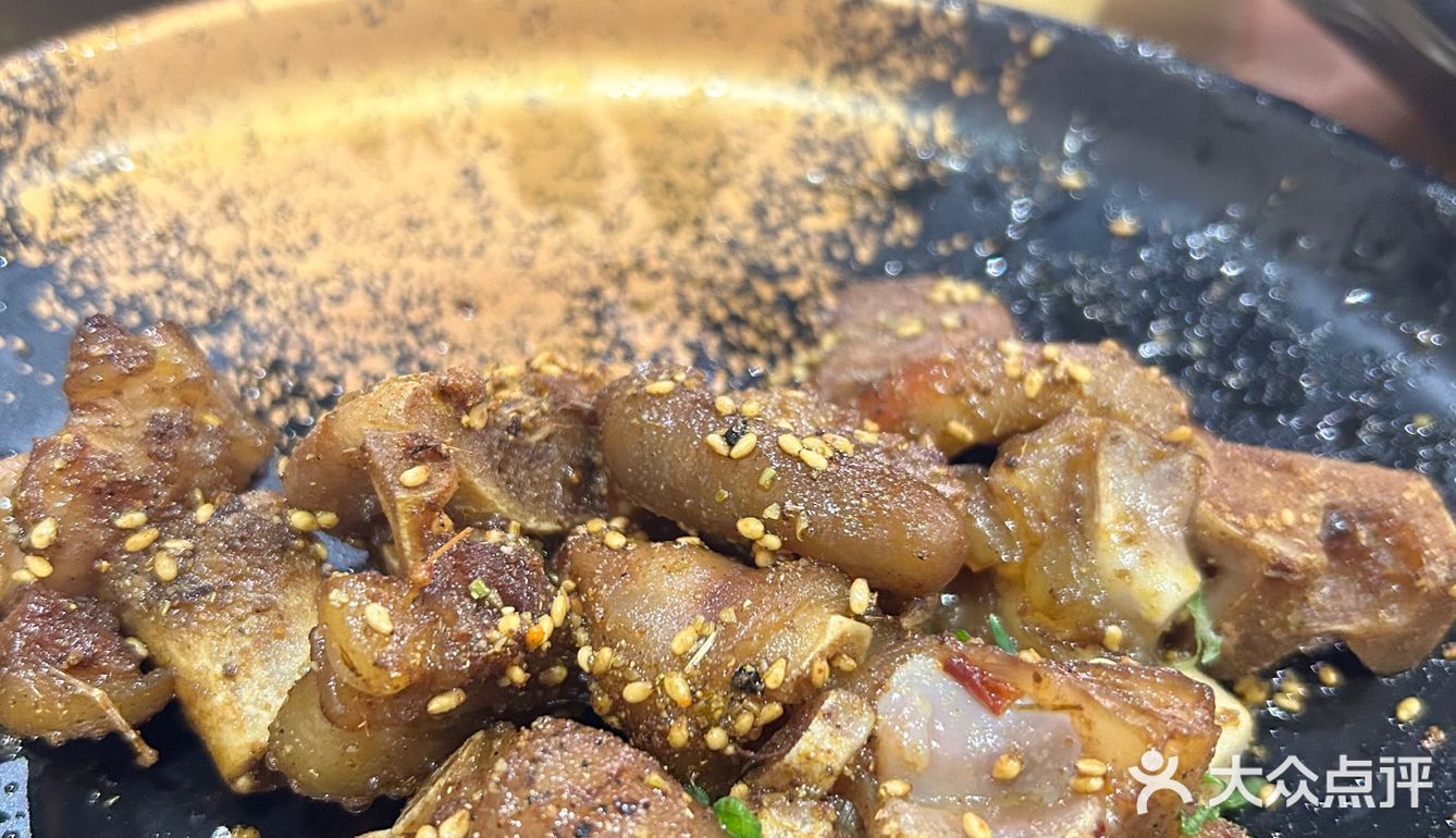 一口精酿啤酒，一口雪花牛肉，假期正确打开方式