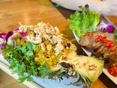 -Chom Cafe and Restaurant