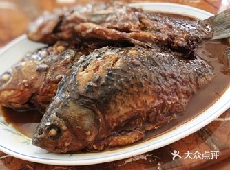 转小火焖制1h（水量没过鱼身即可）