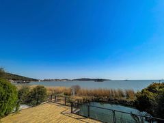 -亮河湾山庄