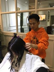 -变画·发型STUDIO