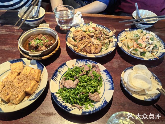 Cuc Gach Quan Restaurant图片