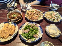 -Cuc Gach Quan Restaurant