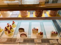 -花花卷卷·鲜食蛋糕(静安久光百货店)