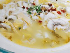 -溪雨观酸菜鱼(莘松路店)
