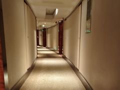 -深圳富苑皇冠假日套房酒店